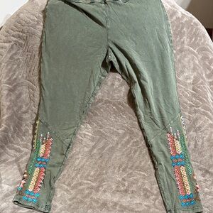 Sundance Green Leggings with Colorful Embroidery